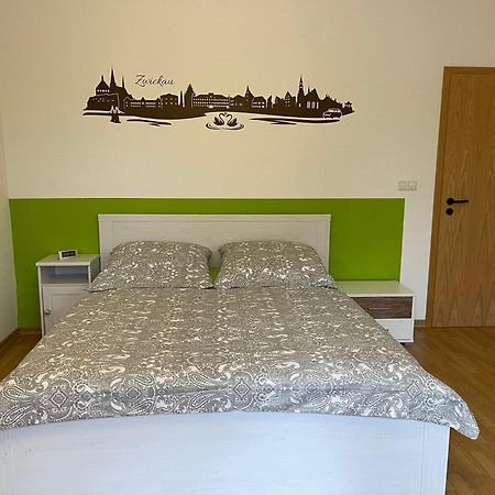 Ferienwohnung Im Zentrum Zwickaus Bagian luar foto